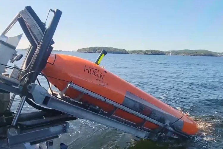 Autonomous Underwater Vehicle AUV HUGIN 2